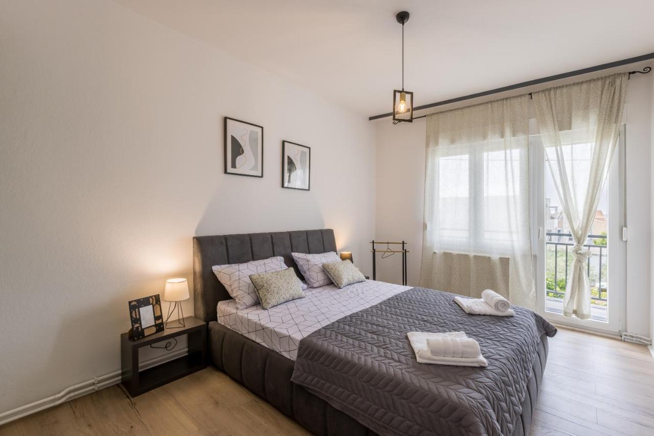 Citrus Accommodation Kaštela Exteriör bild