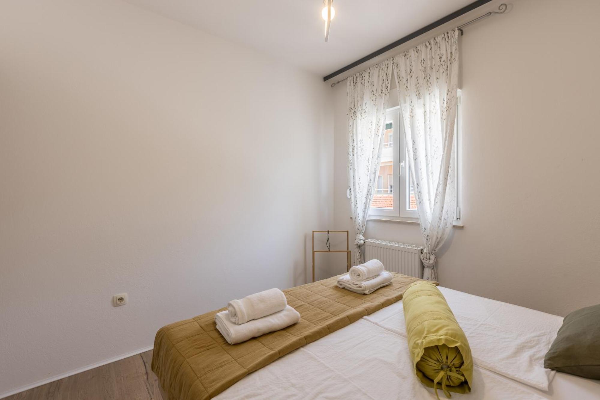 Citrus Accommodation Kaštela Exteriör bild